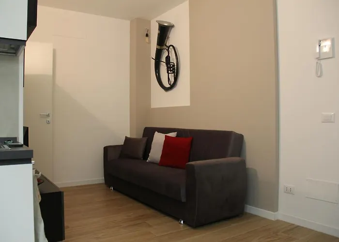 The Blue Nest - Red Near 5 Terre