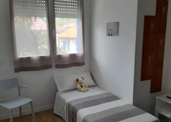 The Blue Nest - Red Near 5 Terre Apartment