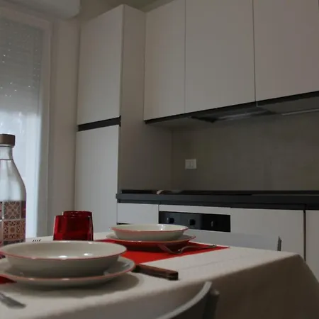 The Blue Nest - Red Near 5 Terre Apartment *