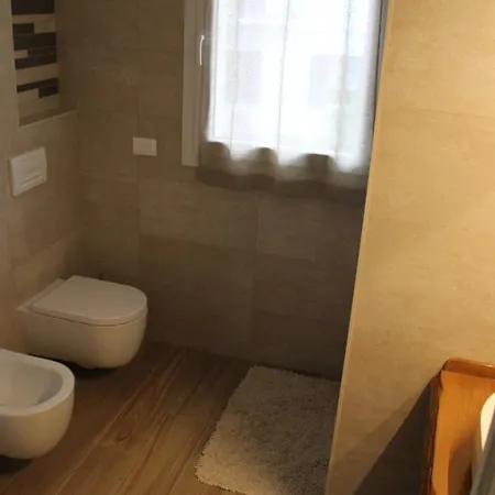 The Blue Nest - Red Near 5 Terre Apartment La Spezia